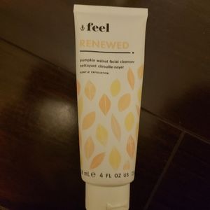 Feel renewed walnut facial cleanser